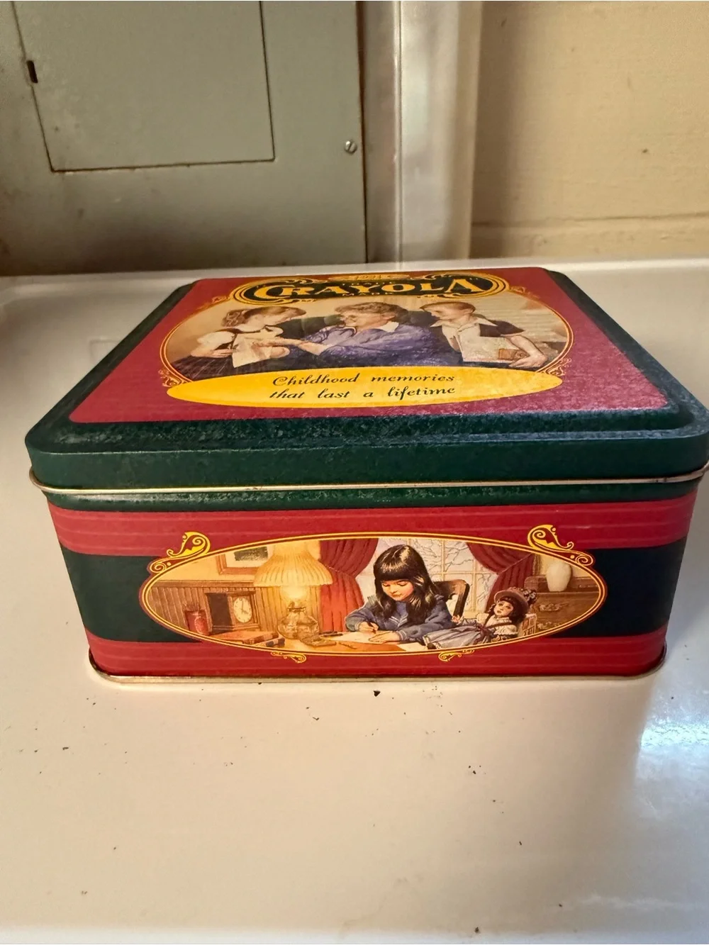 Crayola Vintage Retro Illustration Crayola Tin Including Unopened 64 Crayons